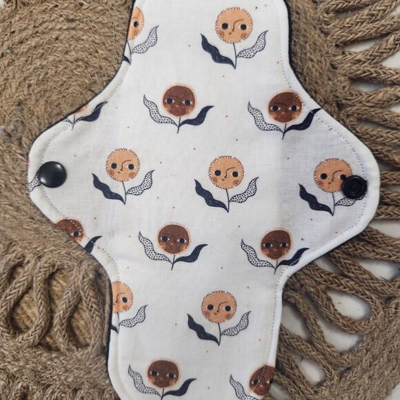 Set of 2 Regular Cloth Pads, Skin Friendly, Natural Washable Menstrual pads - Picture 5 of 5